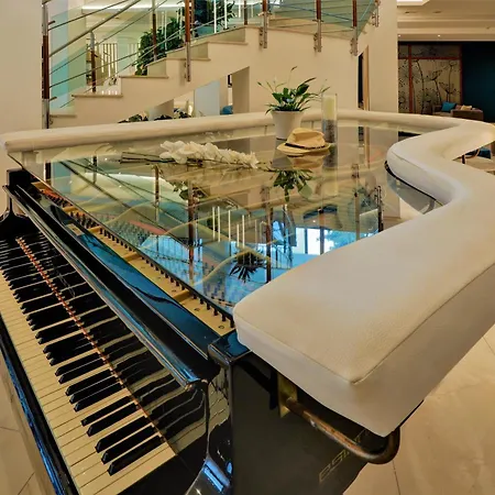 Хотел Mirabelle 4*